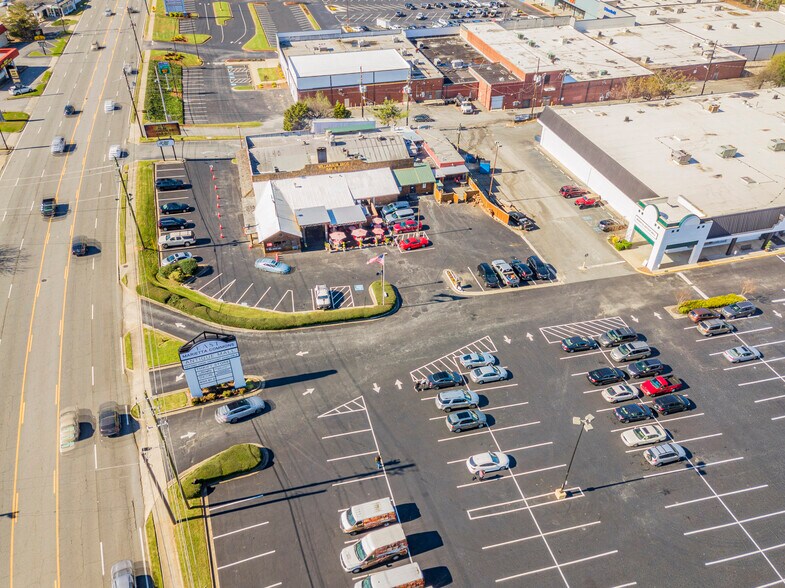 More Photos Of 1425-1495 Roswell Rd, Marietta Unknown For Lease