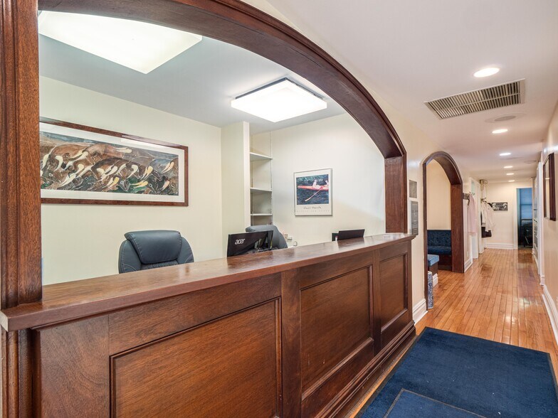 More Photos Of 911 Park Ave, New York Apartments For Sale