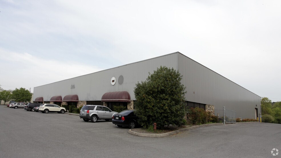 Primary Photo Of 2847 John Deere Dr, Knoxville Light Distribution For Lease
