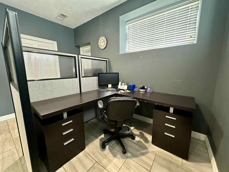 More Photos Of 8351 Bryant Dr, Silsbee Warehouse For Sale