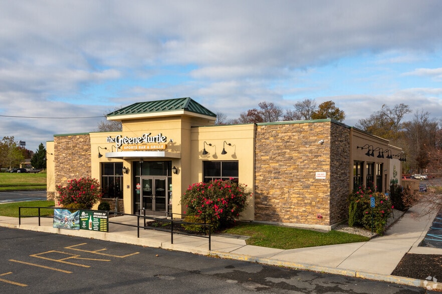 More Photos Of 425 Stanton Christiana Rd, Newark Restaurant For Lease