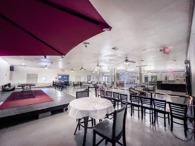 More Photos Of 7000 Jensen Dr, Houston Freestanding For Sale