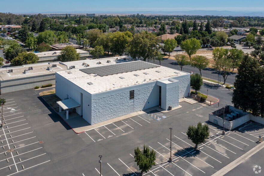 More Photos Of 3185 M St, Merced Medical For Sale