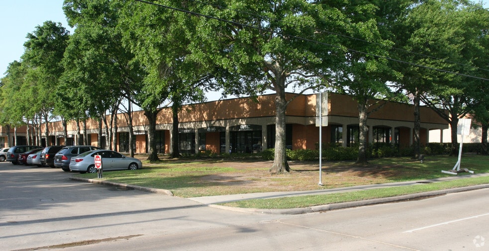 More Photos Of 10801 Hammerly Blvd, Houston Unknown For Lease
