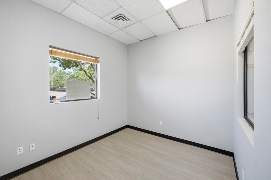 More Photos Of 449-477 Denver Ave, Loveland Light Distribution For Lease