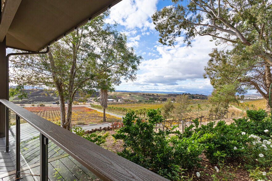 More Photos Of 40620 Calle Contento, Temecula Winery Vineyard For Sale