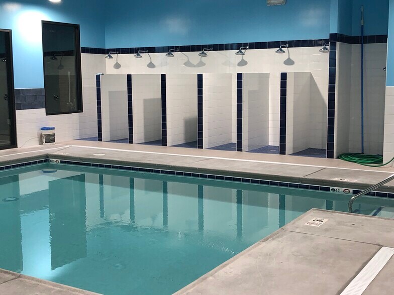 More Photos Of 19456 Nordhoff St, Northridge Storefront Retail Office For Lease
