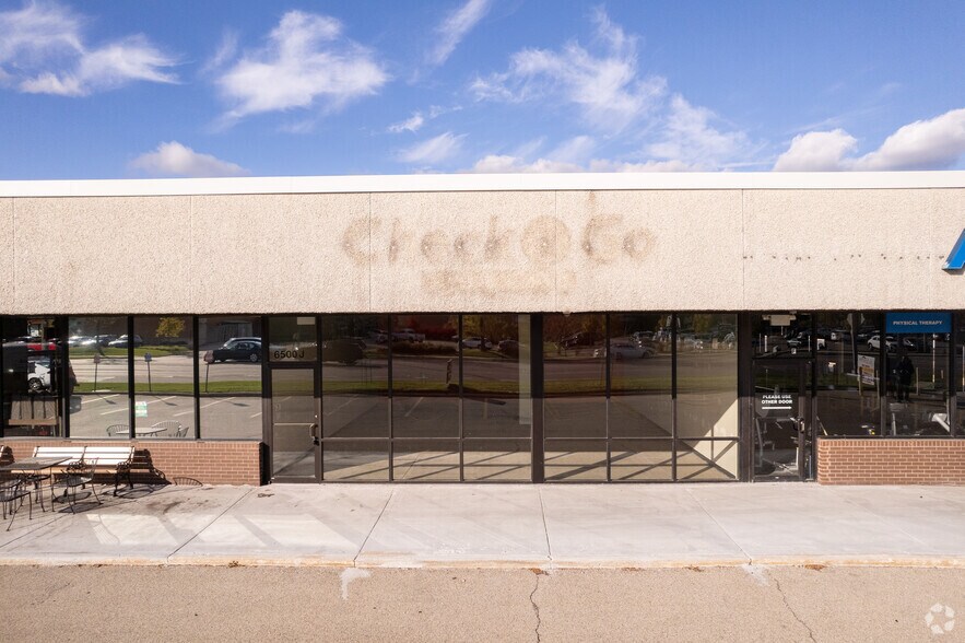 More Photos Of 29 Crystal Lake Plz, Crystal Lake Unknown For Lease