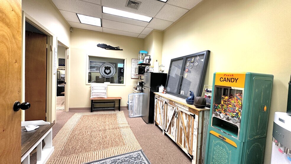 More Photos Of 1991 Smith St, Merrick Medical For Sale