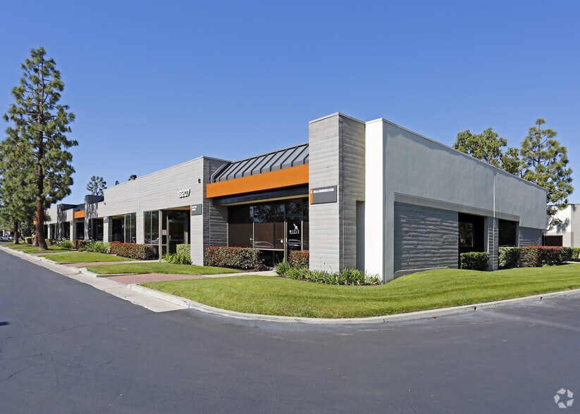 More Photos Of 1200 Main St, Irvine Unknown For Lease