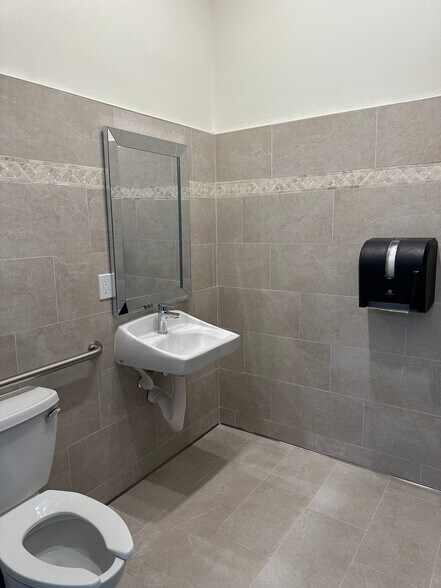 More Photos Of 2121 Lee Ave, South El Monte Warehouse For Sale