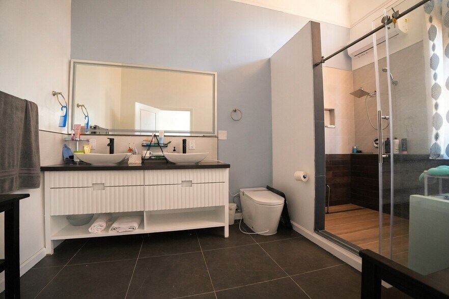 More Photos Of 496 6th St, Montara Office Residential For Sale