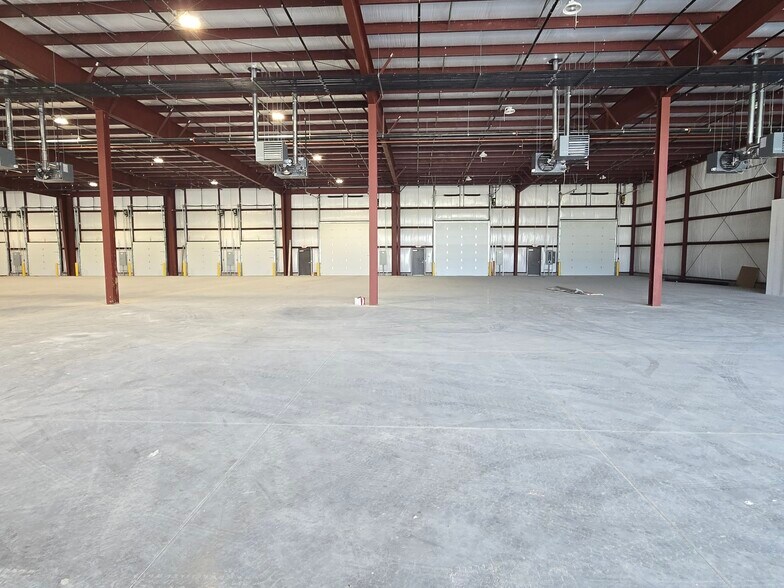 More Photos Of 14607 Chandler Rd, Omaha Light Manufacturing For Lease