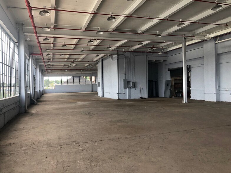 More Photos Of 3111 Richmond Ter, Staten Island Industrial For Sale