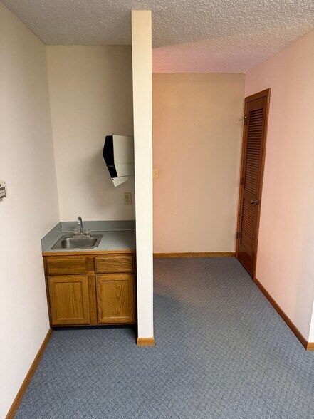 More Photos Of 5901 S 58th St, Lincoln Office For Sale