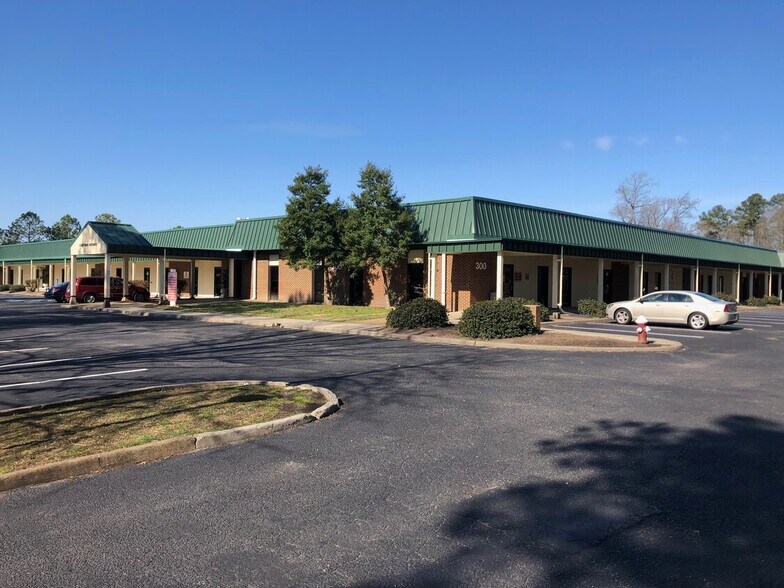 More Photos Of 606 Denbigh Blvd, Newport News Office For Lease