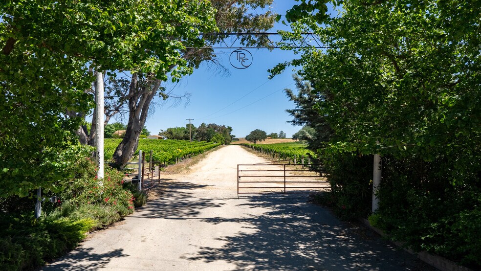More Photos Of 4335 E Highway 41, Paso Robles Land For Sale