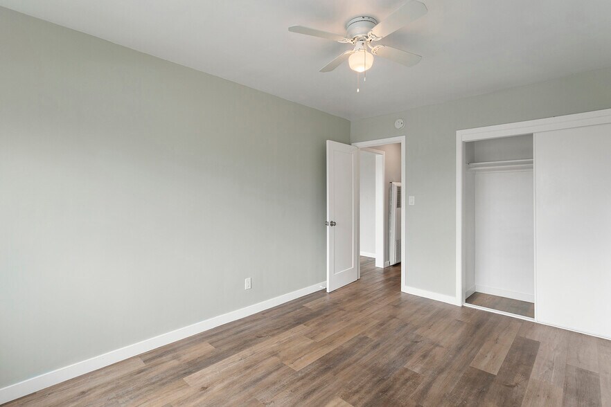 More Photos Of 4924-4926 Iroquois Ave, San Diego Specialty For Sale