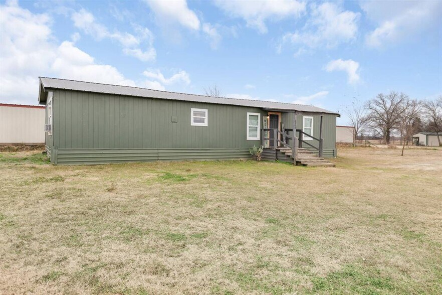 More Photos Of 4500 FM 515, Emory Light Manufacturing For Sale