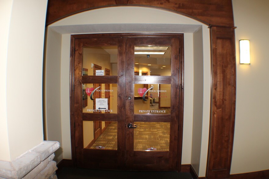 More Photos Of 2620 Commercial Way, Rock Springs Medical For Lease
