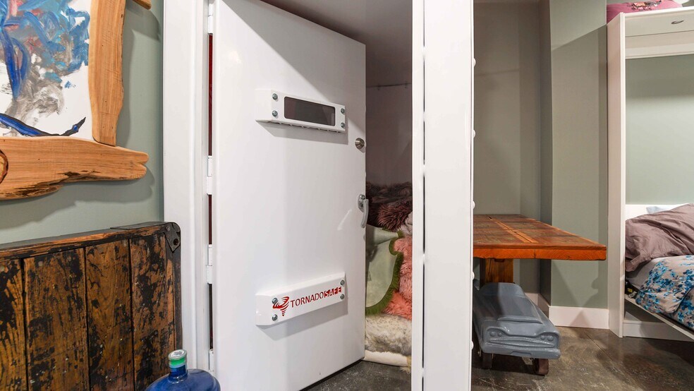 More Photos Of 17629 Cordova Pl, Panama City Beach Industrial For Sale