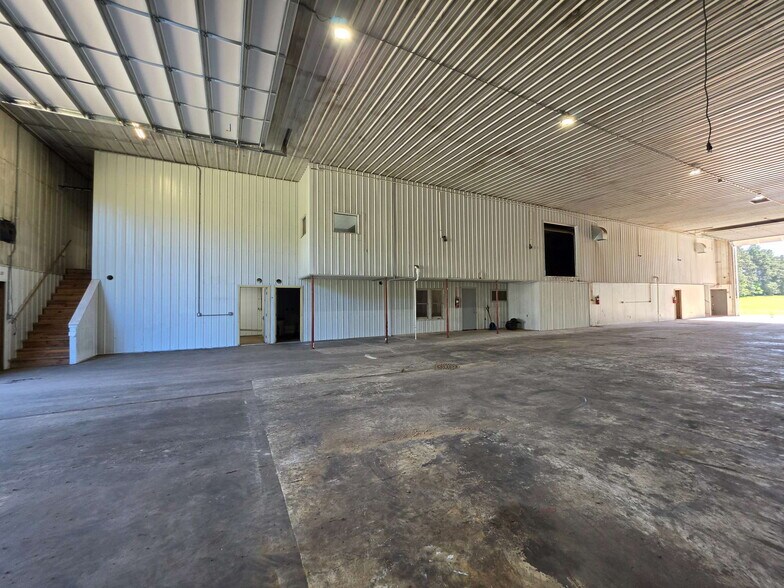 More Photos Of N12757 Rindahl Valley Rd, Osseo Warehouse For Lease