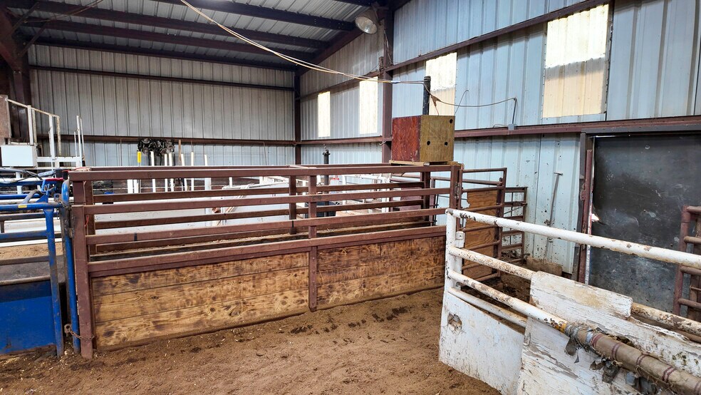 More Photos Of 99 Stacks Dr, Damascus Horse Stables For Sale