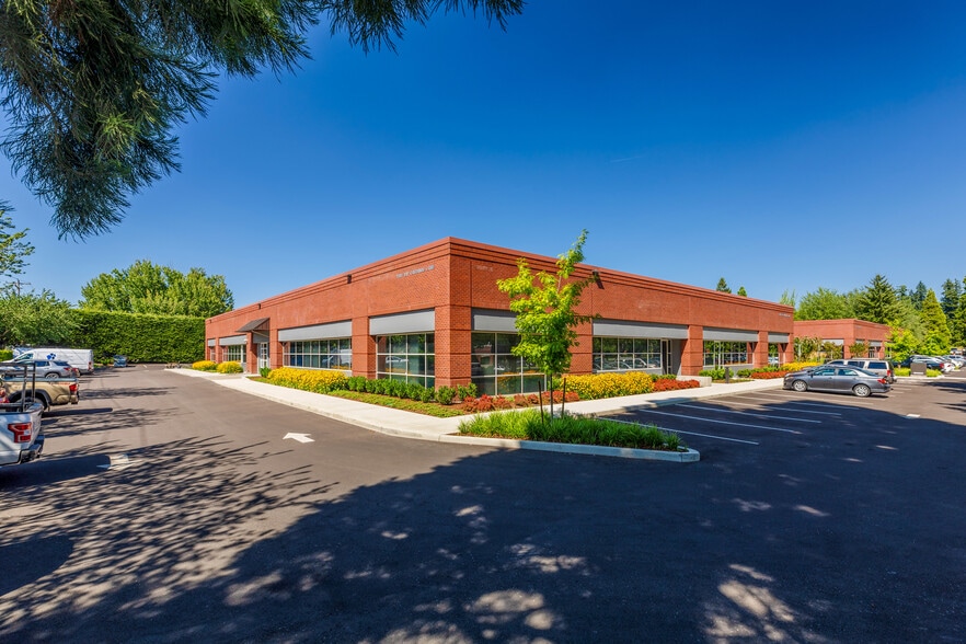 More Photos Of 6610 SW Cardinal Ln, Portland Unknown For Lease