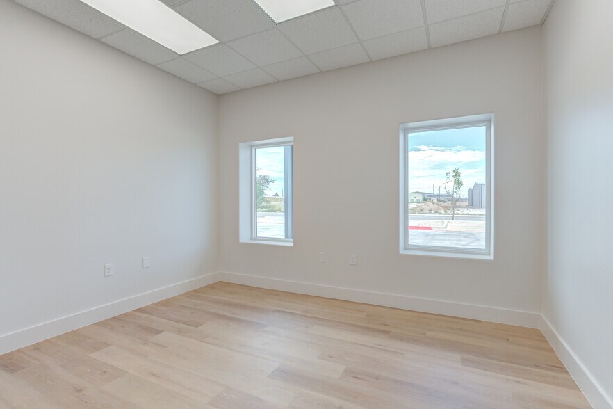 More Photos Of 3205 118th St, Lubbock Distribution For Sale