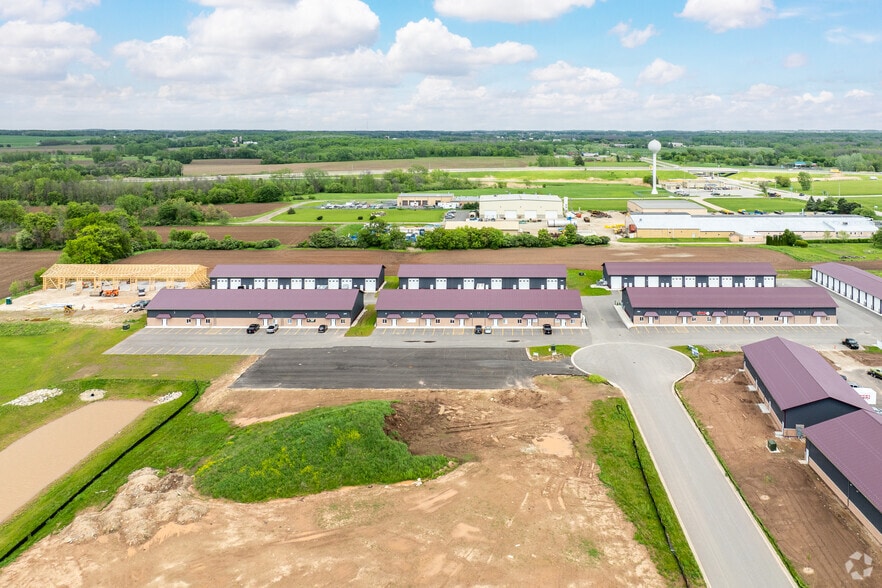 More Photos Of 3862 Norrie Dr, New Franken Showroom For Lease