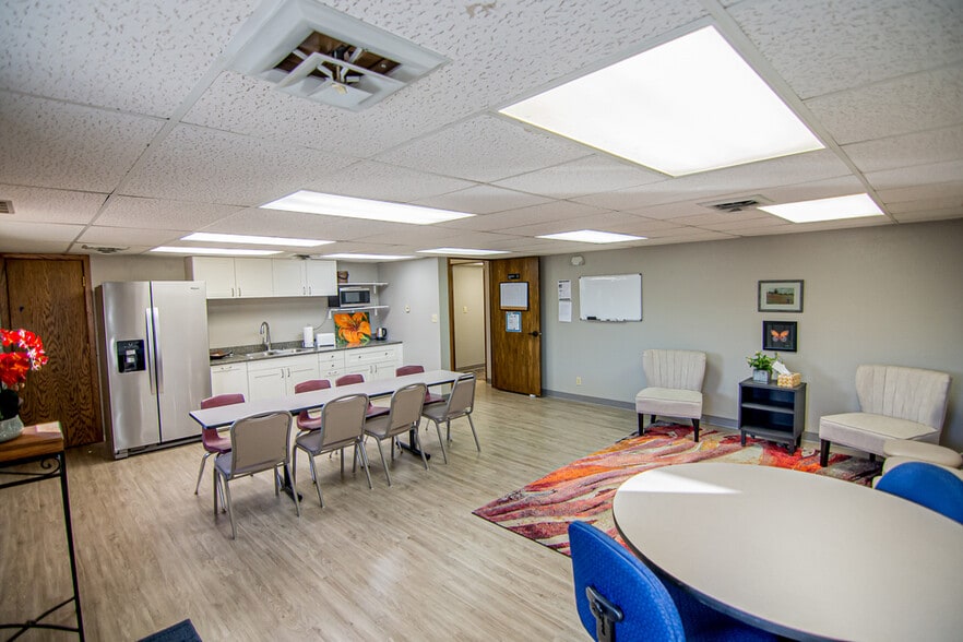 More Photos Of 811 E Saint Andrew St, Rapid City Medical For Lease