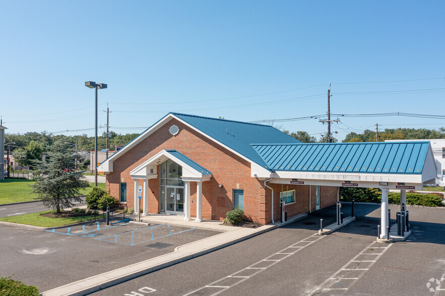 Primary Photo Of 7350 Maple Ave, Merchantville Bank For Lease