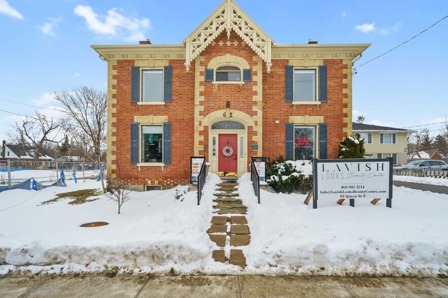 More Photos Of 62 Queen St S, Mississauga Freestanding For Lease