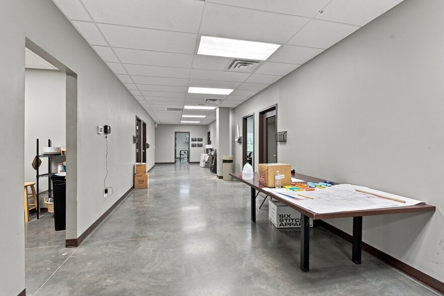 More Photos Of 6115 Robertson Ave, Nashville Warehouse For Lease