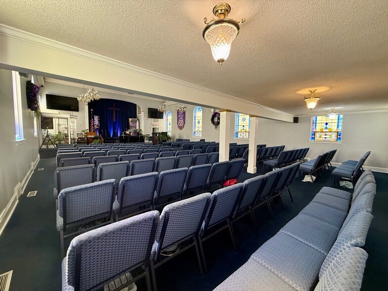 More Photos Of 914 Person St, Fayetteville Religious Facility For Lease