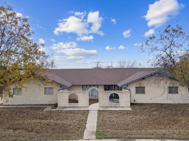 More Photos Of 2302 W Stan Schlueter Loop, Killeen Office For Sale