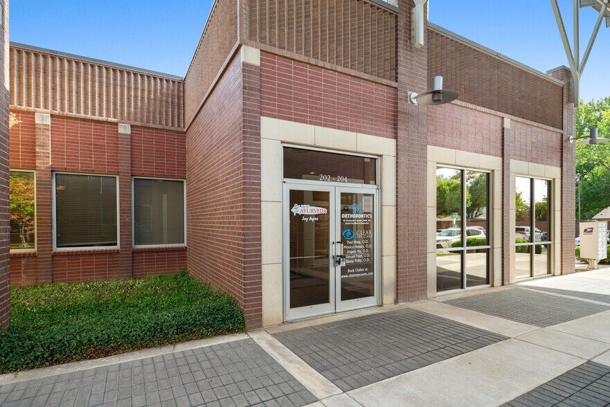 More Photos Of 220 S Denton Tap Rd, Coppell Medical For Lease