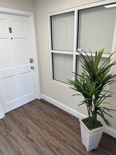 More Photos Of 12900-12940 SW 133rd Ct, Miami Office Residential For Lease