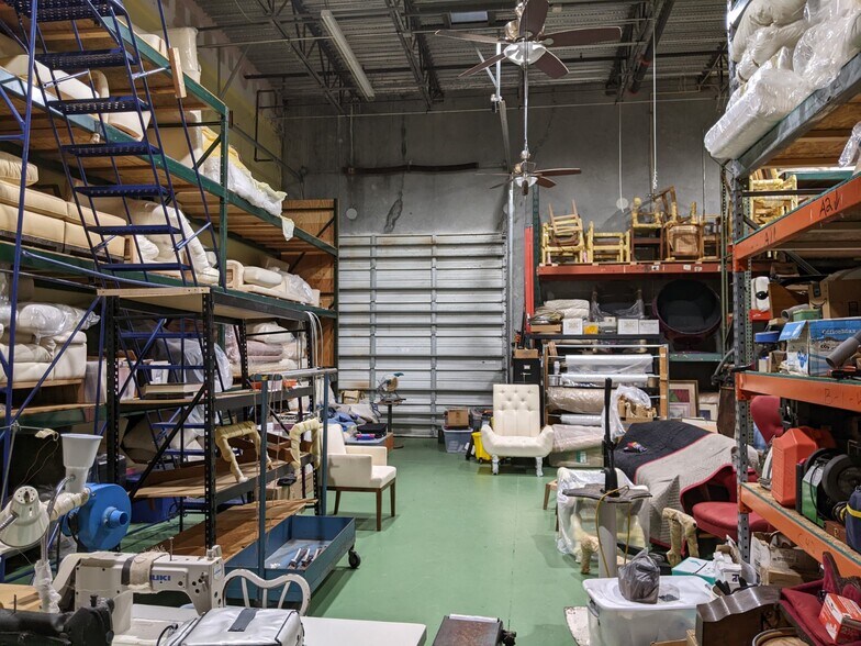 More Photos Of 12940 Express Ct, Fort Myers Warehouse For Lease