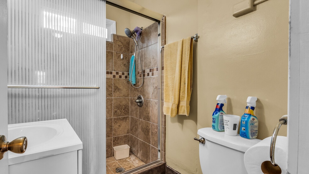 More Photos Of 909 53rd Ave, Oakland Warehouse For Sale