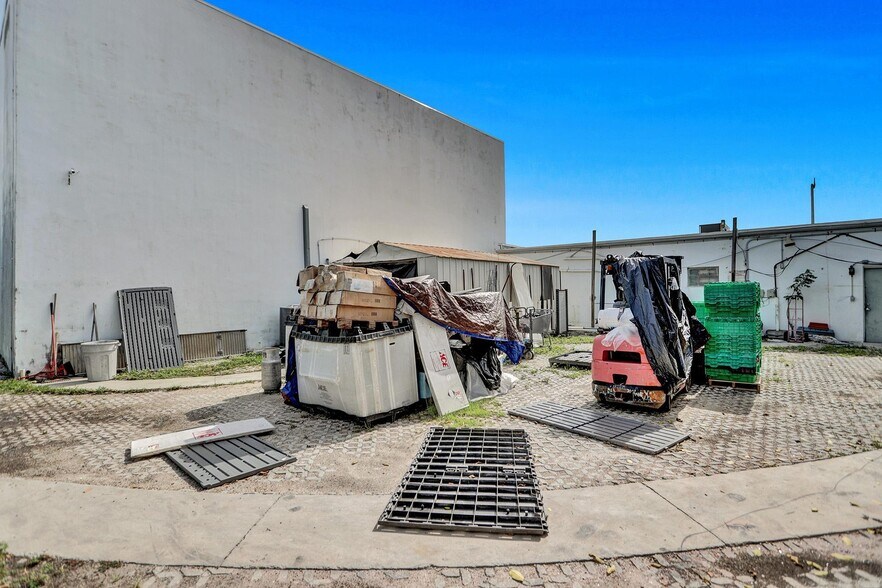 More Photos Of 4343 N Andrews Ave, Oakland Park Storefront Retail Office For Lease