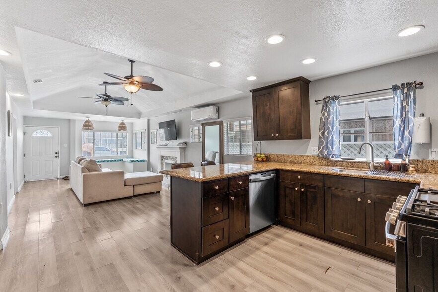 More Photos Of 126 E Balboa Blvd, Newport Beach Multifamily For Sale