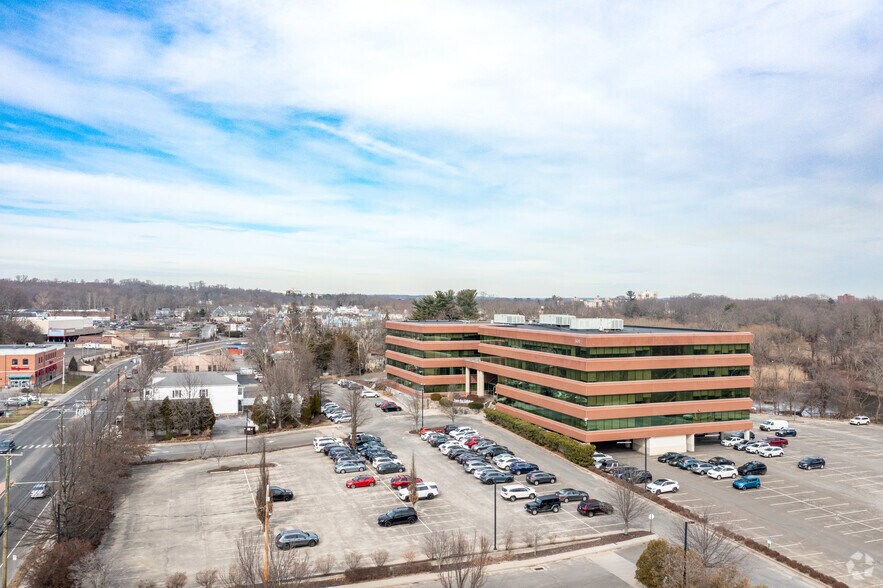 More Photos Of 501 Kings Hwy E, Fairfield Medical For Lease