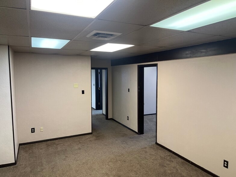 More Photos Of 45 E Loucks St, Sheridan Office For Lease