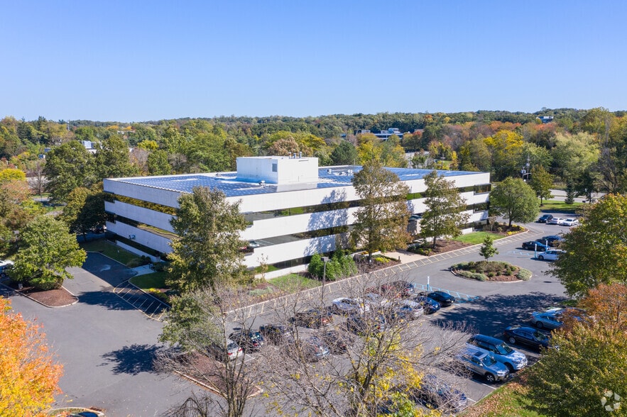 More Photos Of 75 Livingston Ave, Roseland Office For Lease
