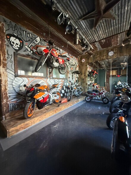 More Photos Of 310 NW 71st St, Miami Warehouse For Sale