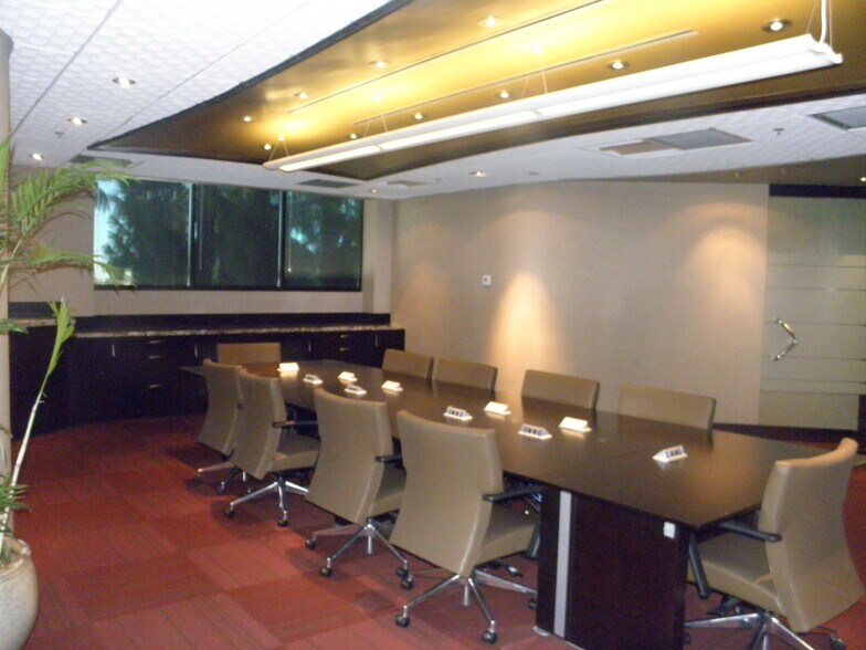 More Photos Of 15100 N 78th Way, Scottsdale Office For Lease