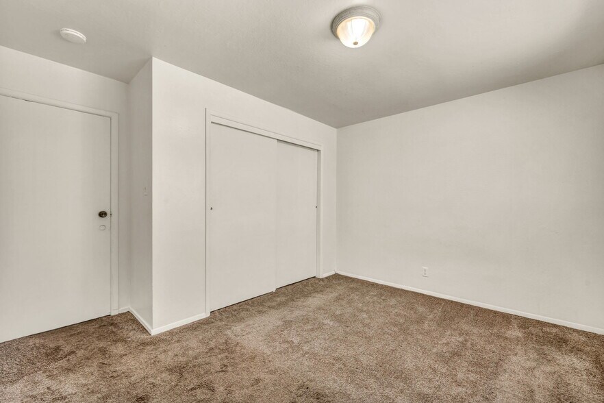 More Photos Of 372 Maine St, Reno Apartments For Sale