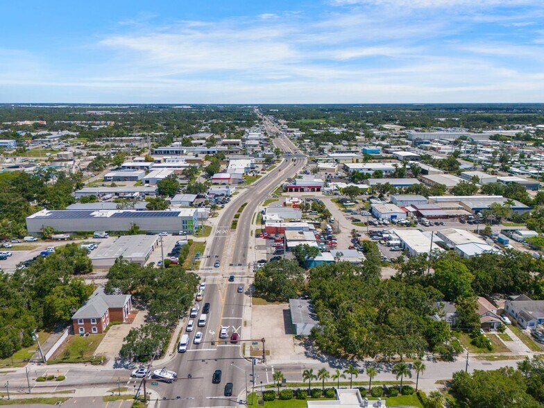 More Photos Of 1000 N Washington Blvd, Sarasota Office For Sale