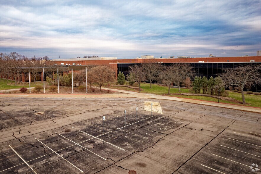 More Photos Of 700 Resende Rd, Webster Unknown For Lease